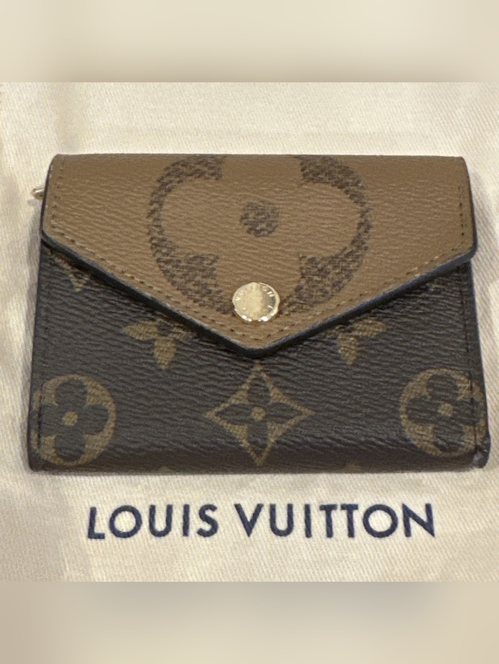 Louis Vuitton Giant Reverse Monogram Zo Wallet View 2